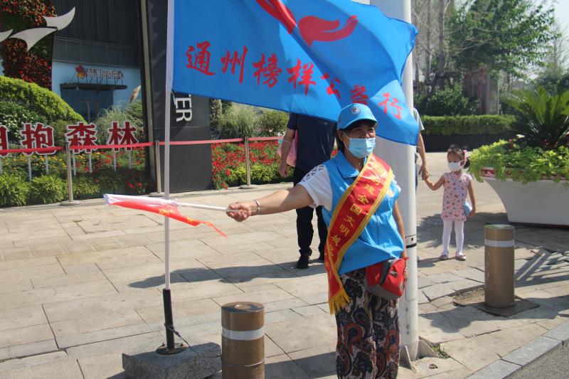 <strong>女人肏屄网</strong>